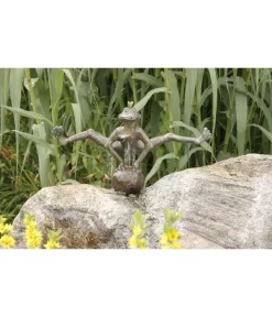 Rottenecker Bronze-Froschkönig Dietmar, Wasserspeiend