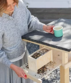 Dehner Natura Futterhaus Rofan, Natur, Inkl. Ständer, Ca. B84,3/H129,7/T84,3 Cm -Gartenbedarf Geschäft 6622872 6622898 6622906 6622922 WE MO 005 NVHRofanKarwendel